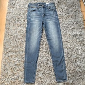 American Eagle women's high-rise jeggings